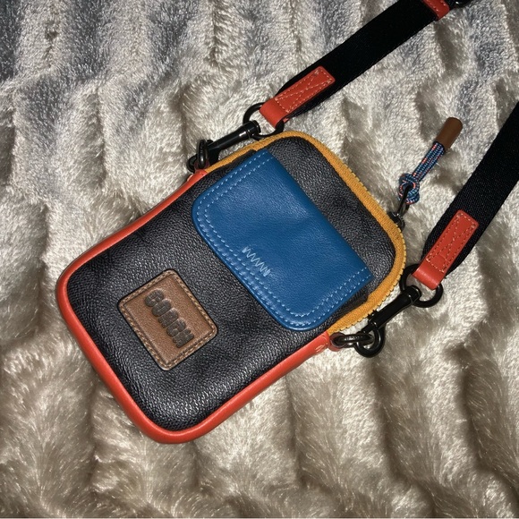 COACH Pacer Covertible Pouch Crossbody Beltbag Signature Colorblock Multi - Picture 4 of 10